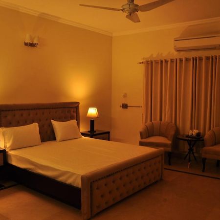 Reina Boutique Hotel - G6/3 Islamabad Bagian luar foto