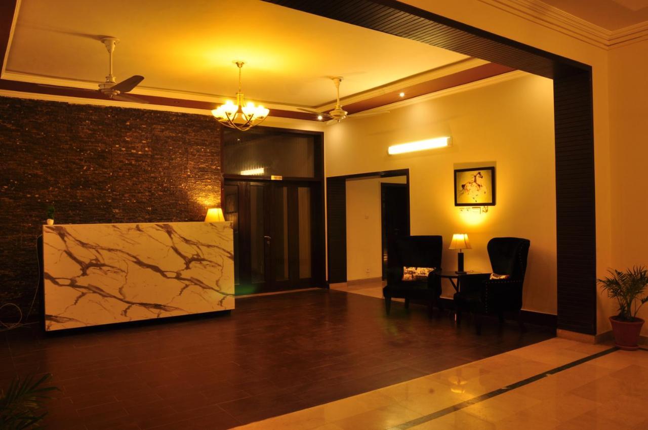 Reina Boutique Hotel - G6/3 Islamabad Bagian luar foto
